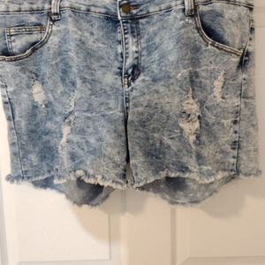 Bezl denim shorts, size 20